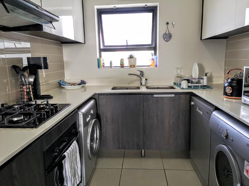 To Let 2 Bedroom Property for Rent in Sandown Western Cape